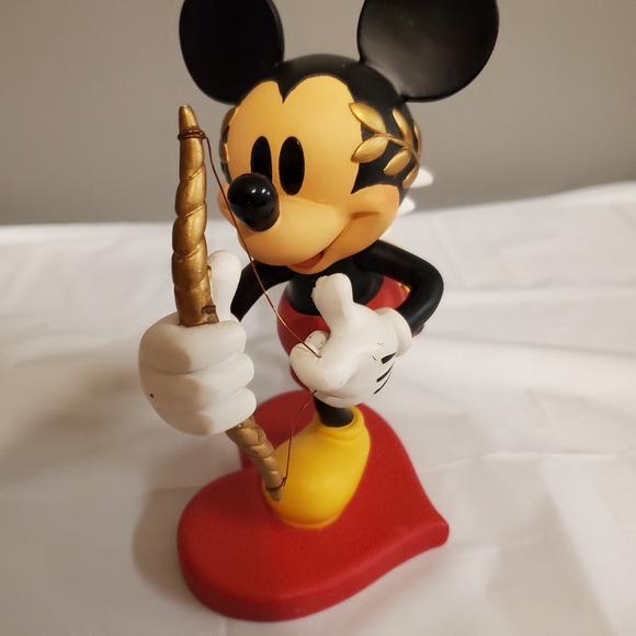 Disney Other - Mickey Mouse Cupid In Love Figurine